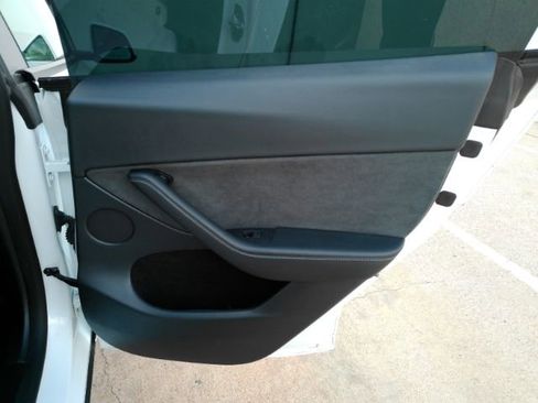 Used 2023 Tesla Model Y Long Range image 23