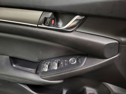 Used 2020 Honda Accord LX image 19