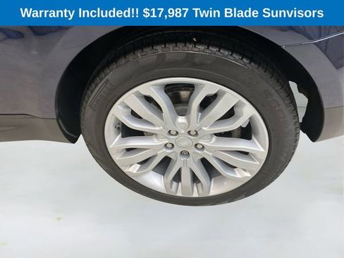 Used 2017 Land Rover Range Rover Sport HSE image 18