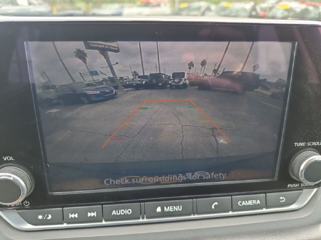 Used 2023 Nissan Rogue S AWD/4WD image 17