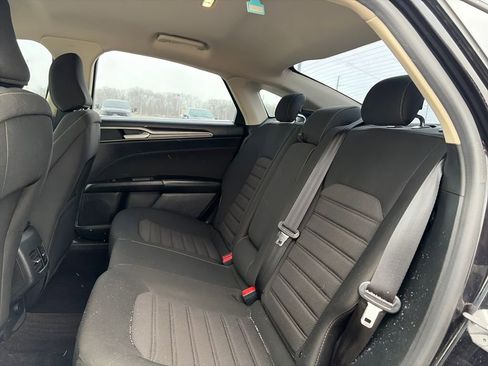 Used 2020 Ford Fusion SE image 30