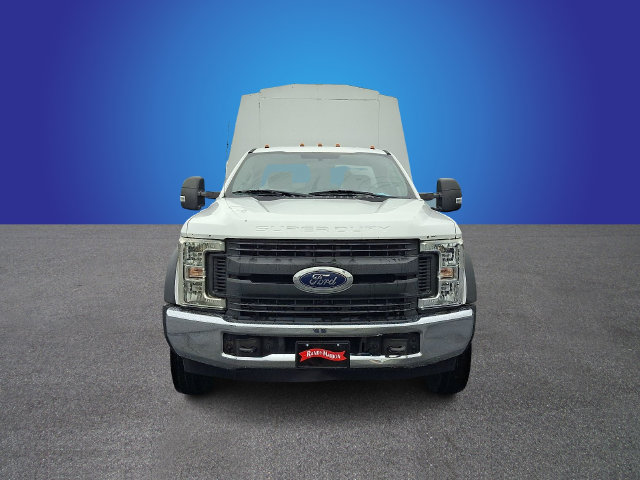 Used 2018 Ford F550 2WD Regular Cab Super Duty image 2
