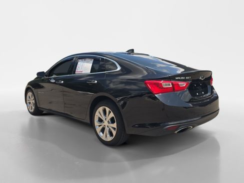 Used 2017 Chevrolet Malibu Premier FWD image 3