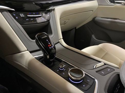 Used 2025 Cadillac XT6 Premium Luxury w/ Technology Package FWD image 60