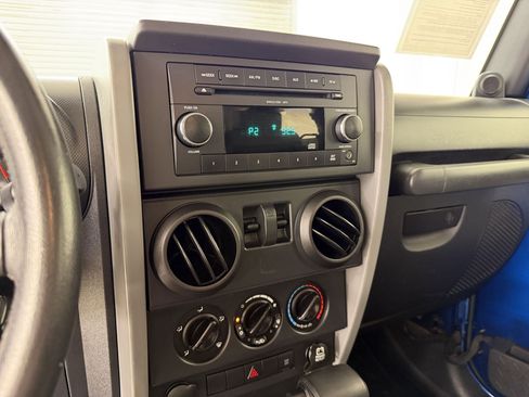 Used 2009 Jeep Wrangler X AWD/4WD image 15