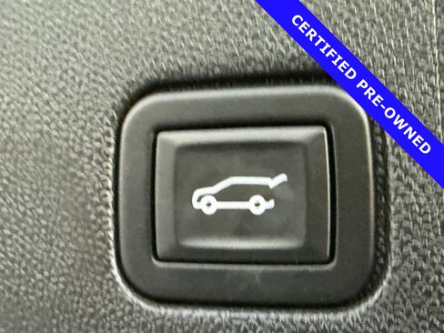 Used 2023 GMC Terrain Denali image 14