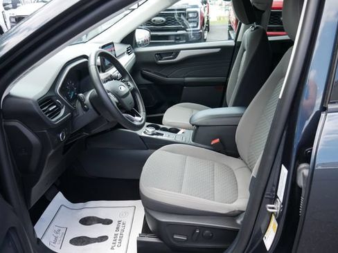 Used 2022 Ford Escape SE w/ Convenience Package AWD/4WD image 2