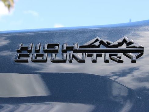 Used 2024 Chevrolet Silverado 2500 High Country w/ High Country Premium Package AWD/4WD image 18