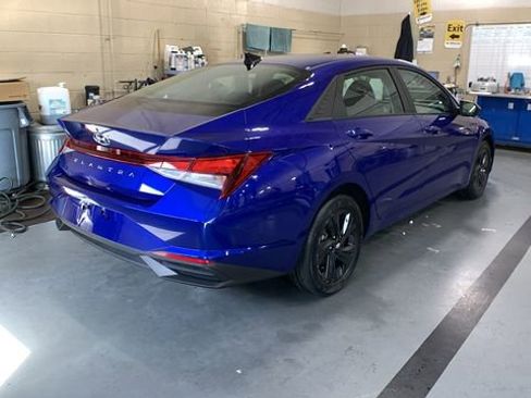 Used 2023 Hyundai Elantra SEL image 6