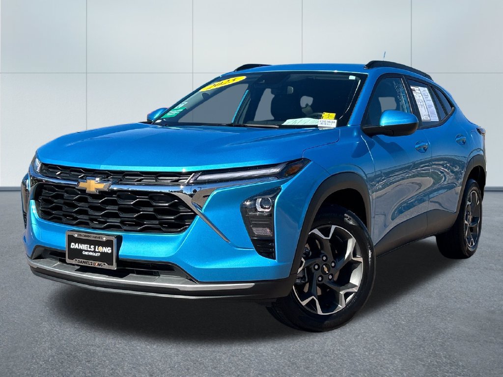 Used 2025 Chevrolet Trax LT w/ LT Convenience Package FWD 360° Tour