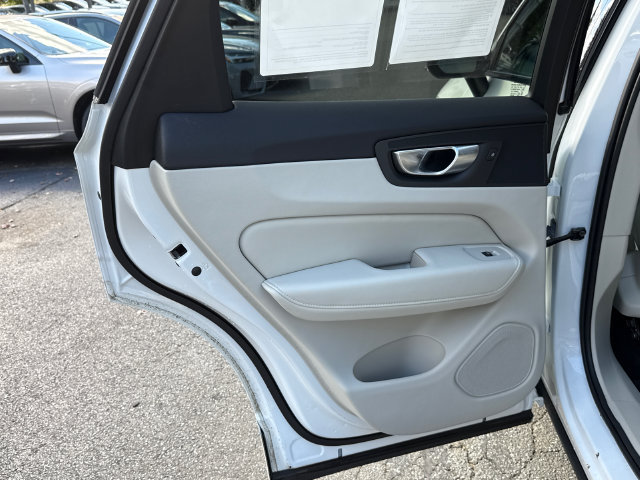 Certified 2024 Volvo XC60 B5 Plus w/ Protection Package Premier AWD/4WD image 20