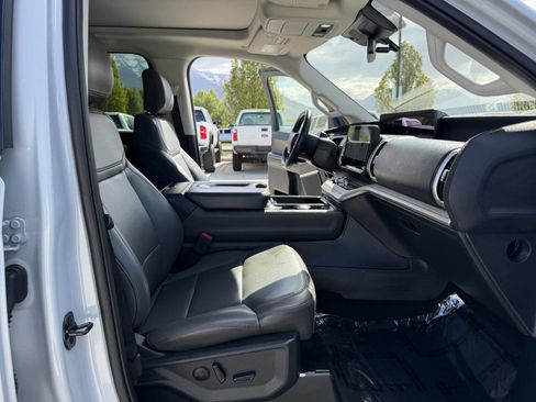 Used 2025 Ford Expedition Max Active image 27