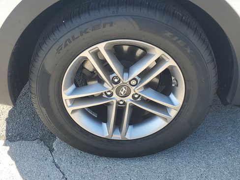 Used 2017 Hyundai Santa Fe Sport FWD image 11