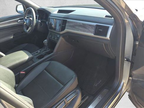 Used 2021 Volkswagen Atlas Cross Sport SE w/ V6 Towing Package image 20