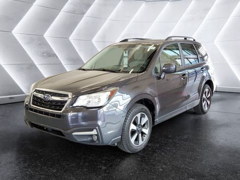 Used 2018 Subaru Forester 2.5i Premium AWD/4WD image 3