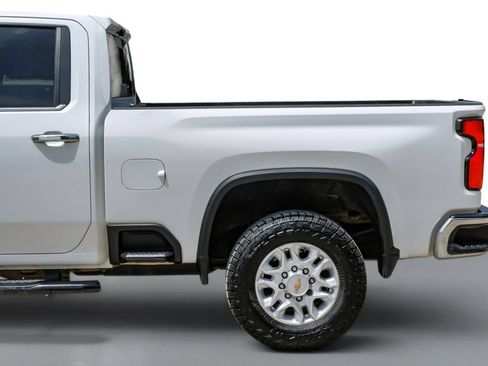 Used 2025 Chevrolet Silverado 2500 LTZ w/ LTZ Convenience Package AWD/4WD image 11