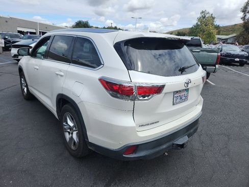 Used 2016 Toyota Highlander Limited w/ Driver Technology Package FWD image 3