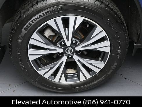 Used 2021 Nissan Rogue SV AWD/4WD image 5