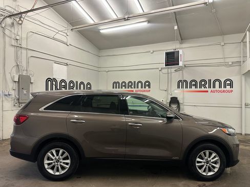 Used 2019 Kia Sorento AWD image 9