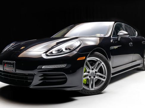 Used 2016 Porsche Panamera S image 17