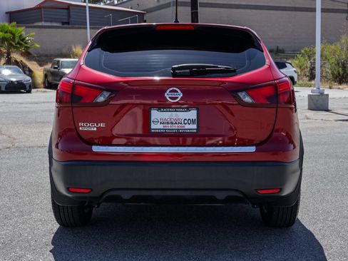Used 2018 Nissan Rogue Sport S w/ S Appearance Package FWD image 5