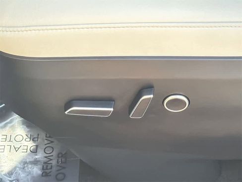 Used 2022 Tesla Model X image 23