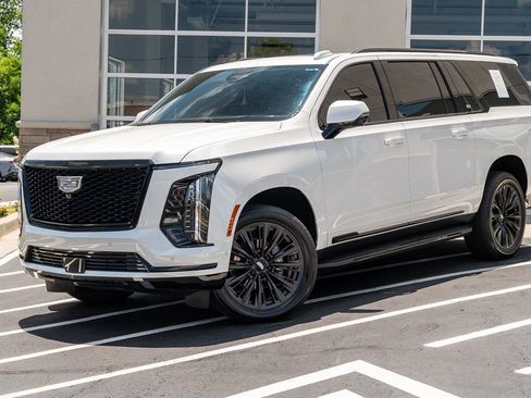 Used 2025 Cadillac Escalade ESV Sport w/ LPO, ONYX Package AWD/4WD image 2