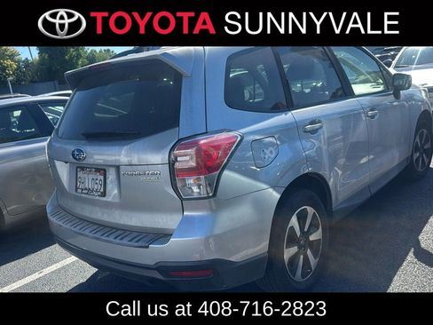 Used 2017 Subaru Forester 2.5i Premium image 2