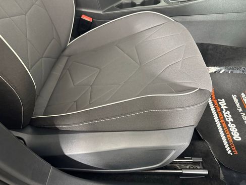 Used 2025 Volkswagen Jetta Sport image 36