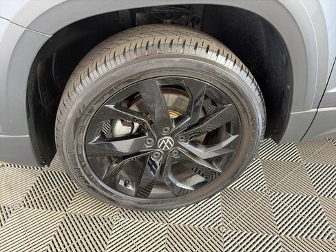 Used 2022 Volkswagen Taos SE AWD/4WD image 13