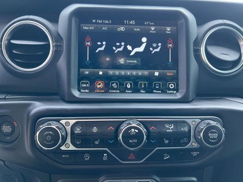 Used 2020 Jeep Wrangler Unlimited Sahara w/ Uconnect 4C Nav & Sound Group AWD/4WD image 19