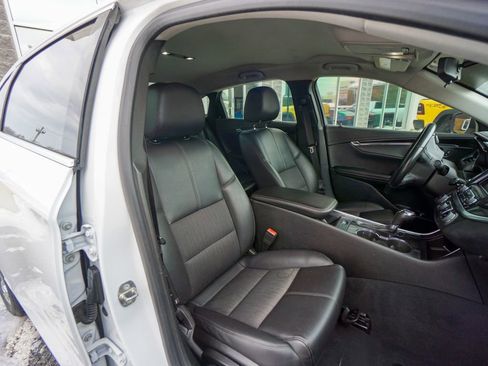 Used 2018 Chevrolet Impala LT image 24