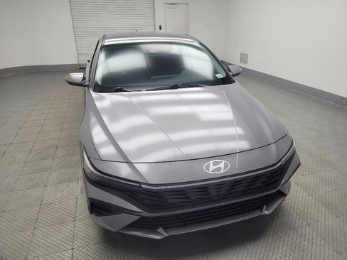 Used 2025 Hyundai Elantra SE image 14