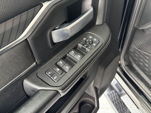 Used 2025 RAM 3500 Big Horn AWD/4WD image 14