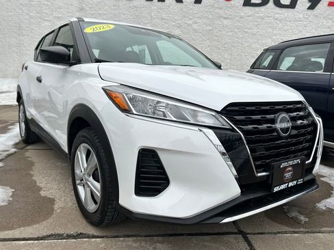 Used 2023 Nissan Kicks S image 4