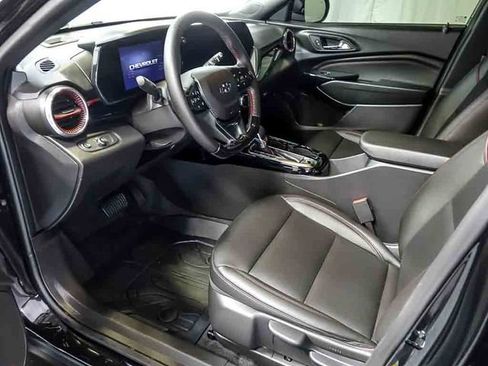 Used 2025 Chevrolet Trax RS w/ Driver Confidence Package FWD image 13
