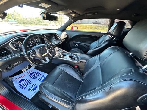 Used 2016 Dodge Challenger SXT Plus image 10