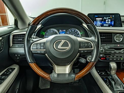 Used 2018 Lexus RX 350L AWD w/ Premium Package image 23