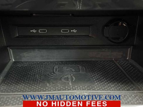 Used 2024 Volkswagen Tiguan SE image 40