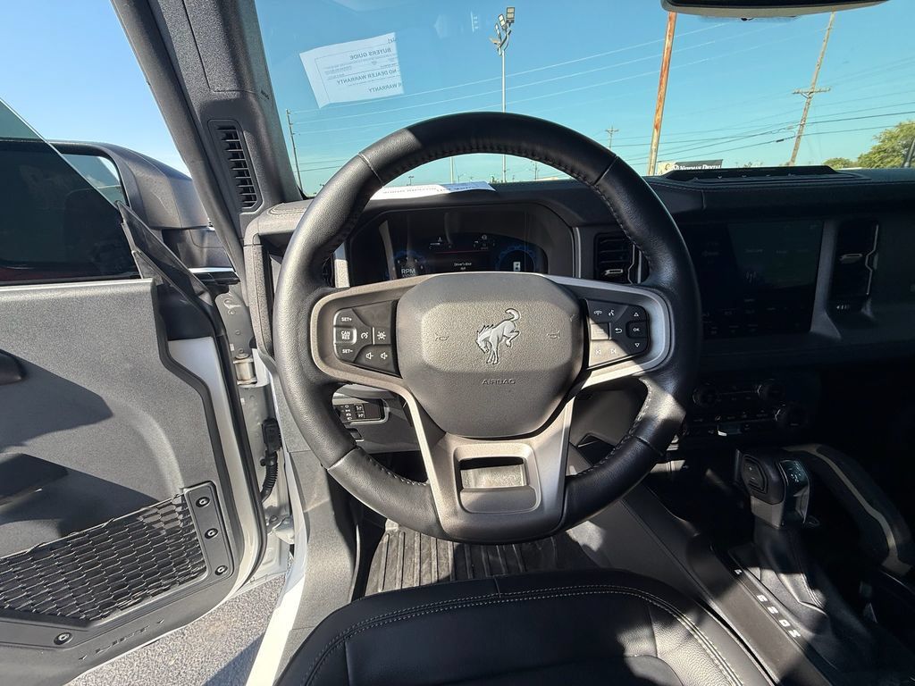 Used 2025 Ford Bronco Badlands AWD/4WD image 16
