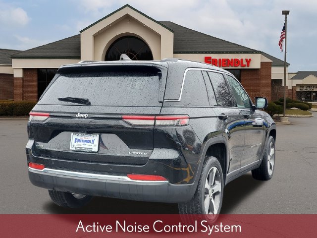 Used 2023 Jeep Grand Cherokee Limited AWD/4WD image 4