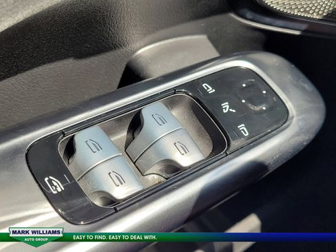 Used 2023 Mercedes-Benz C 300 4MATIC Sedan image 12