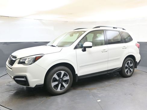 Used 2017 Subaru Forester 2.5i Limited image 2
