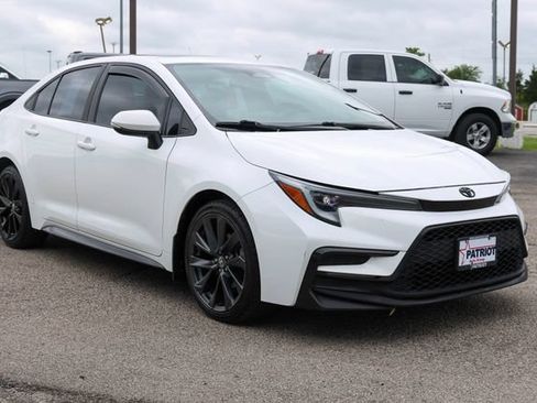 Used 2024 Toyota Corolla SE w/ SE Premium Package FWD image 1