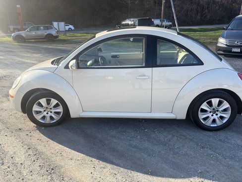 Used 2008 Volkswagen Beetle S image 4