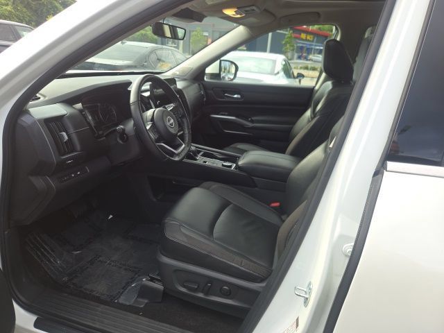 Used 2023 Nissan Pathfinder SL w/ SL Premium Package AWD/4WD image 14
