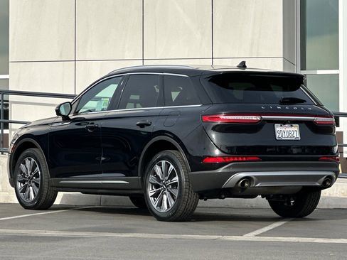 Used 2022 Lincoln Corsair Reserve image 5