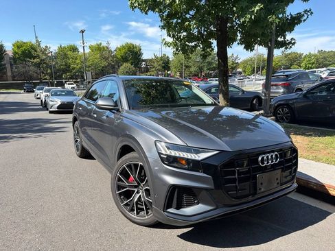 Used 2023 Audi Q8 Premium Plus w/ Premium Plus Package AWD/4WD image 2