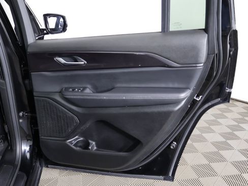 Used 2023 Jeep Grand Cherokee L Laredo image 26