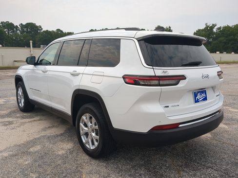 Used 2023 Jeep Grand Cherokee L Limited AWD/4WD image 5